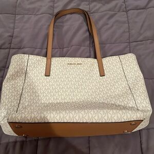 Slightly used Michael Kors Large Tote